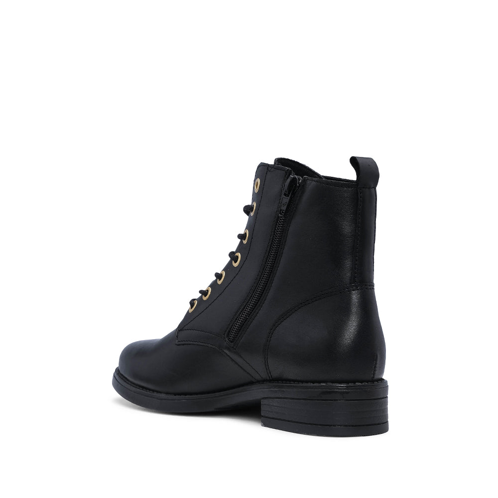Botim Salto Raso Mulher Pele Preto