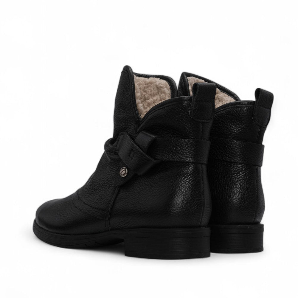 Botim Salto Raso Mulher Pele Preto