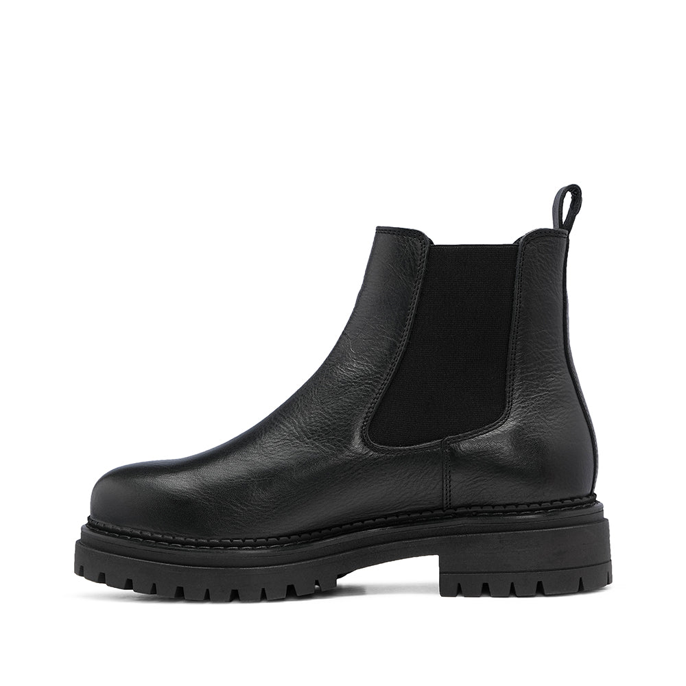 Botim Salto Raso Mulher Pele Preto