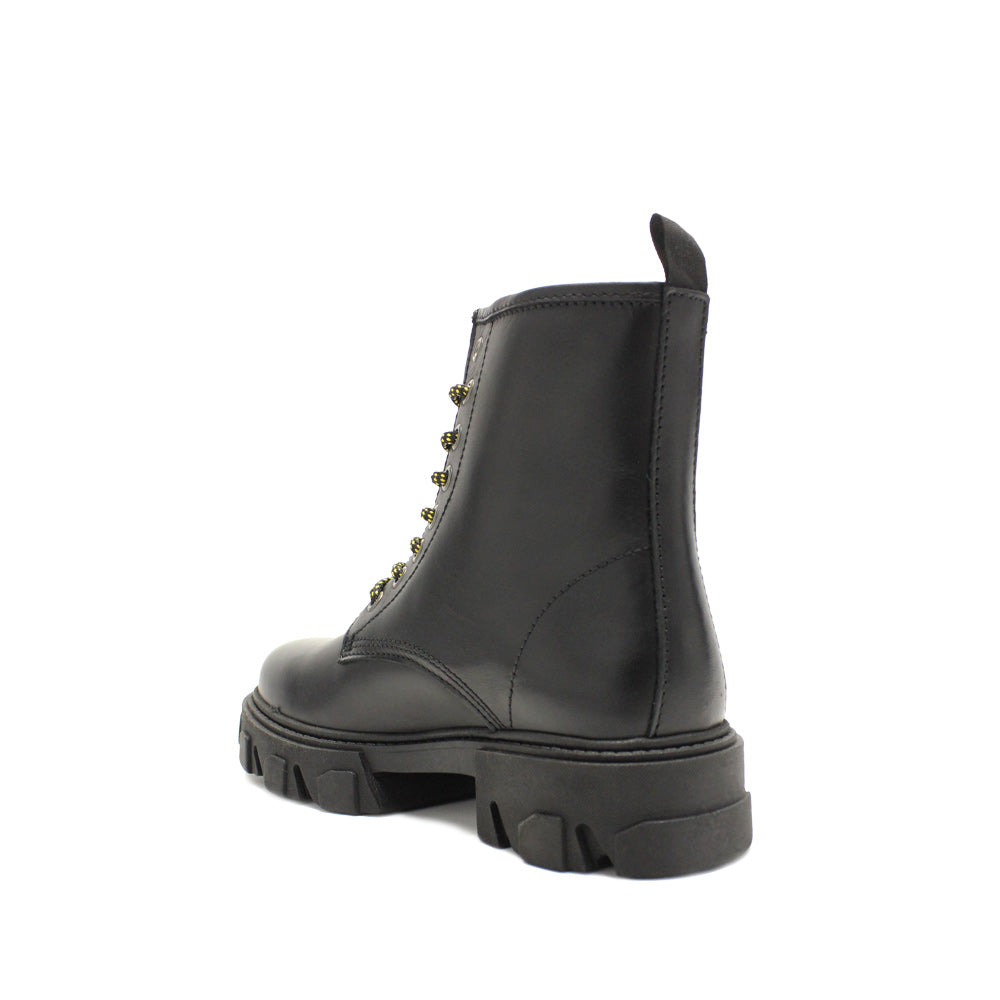 Botim Militar Mulher Pele Preto