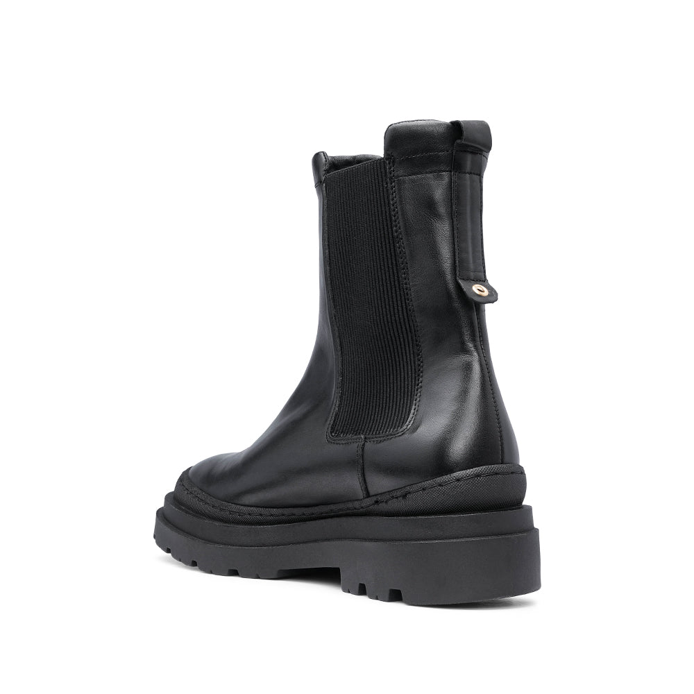 Botim Salto Raso Mulher Pele Preto