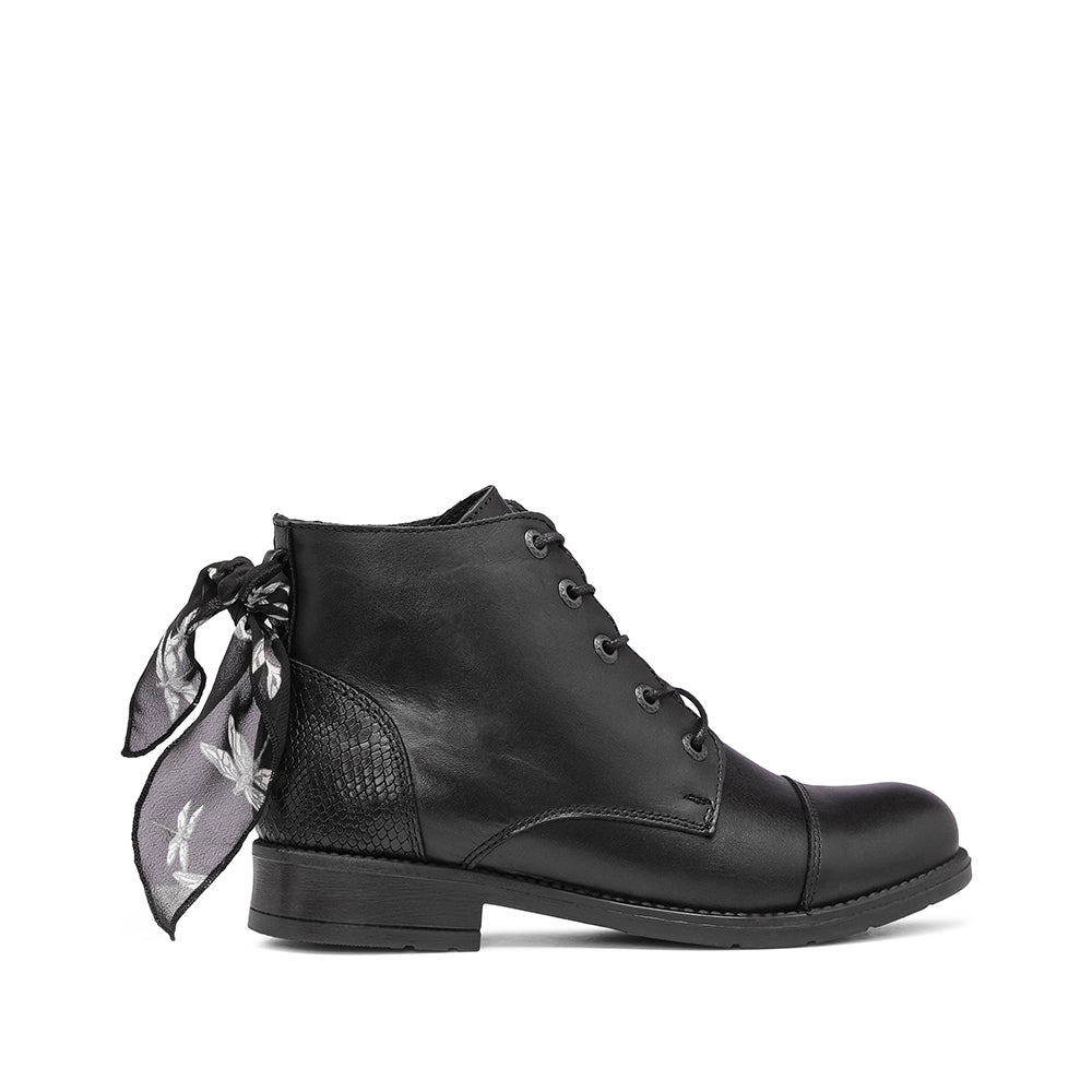 Botim Salto Raso Mulher Pele Preto