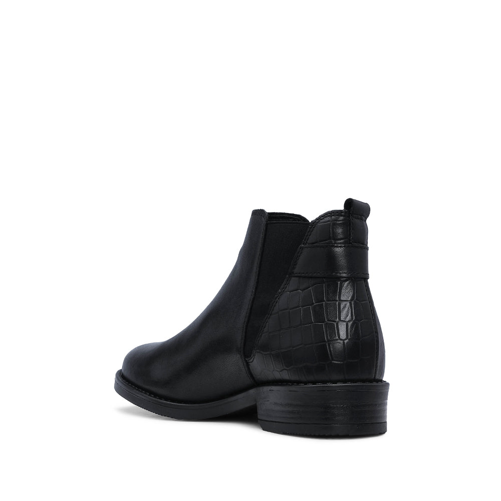 Botim Salto Raso Mulher Pele Preto