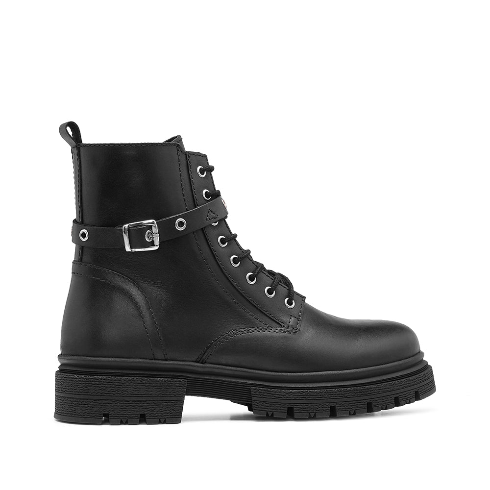Botim Salto Raso Mulher Pele Preto