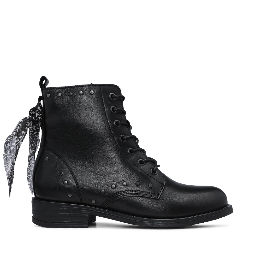 Botim Salto Raso Mulher Pele Preto