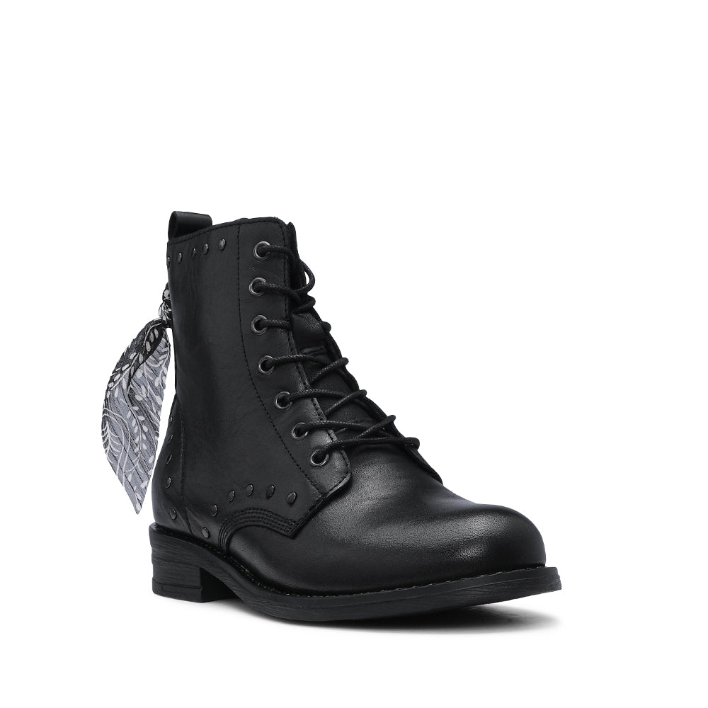 Botim Salto Raso Mulher Pele Preto