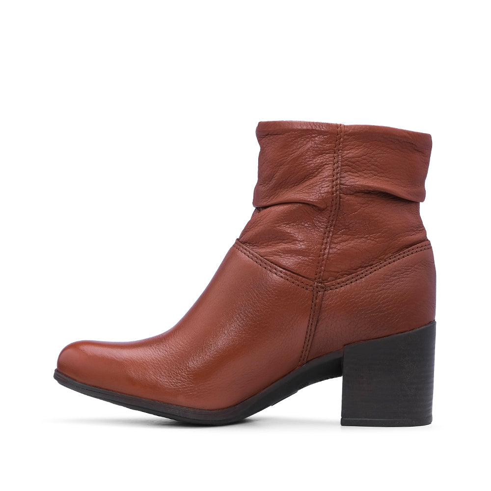 Botim Salto Médio Mulher Pele Cognac