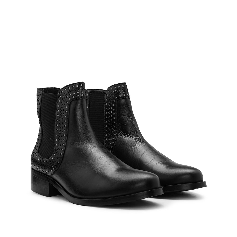 Botim Salto Raso Mulher Pele Preto