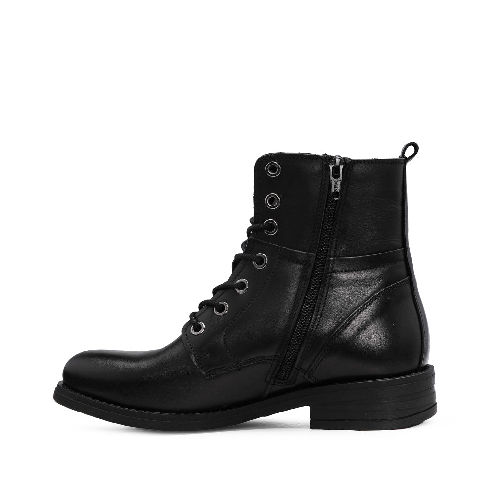 Botim Salto Raso Mulher Pele Preto