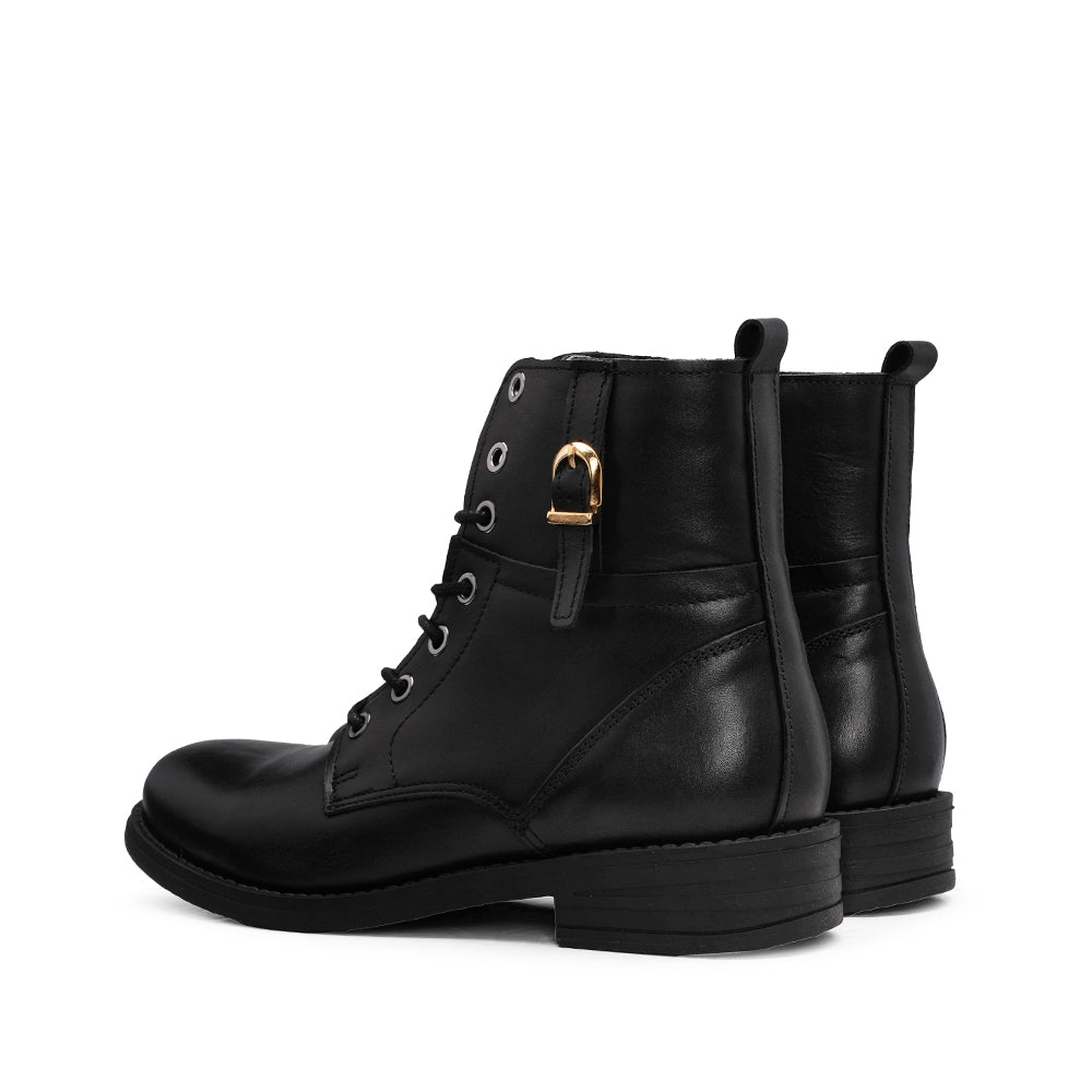 Botim Salto Raso Mulher Pele Preto