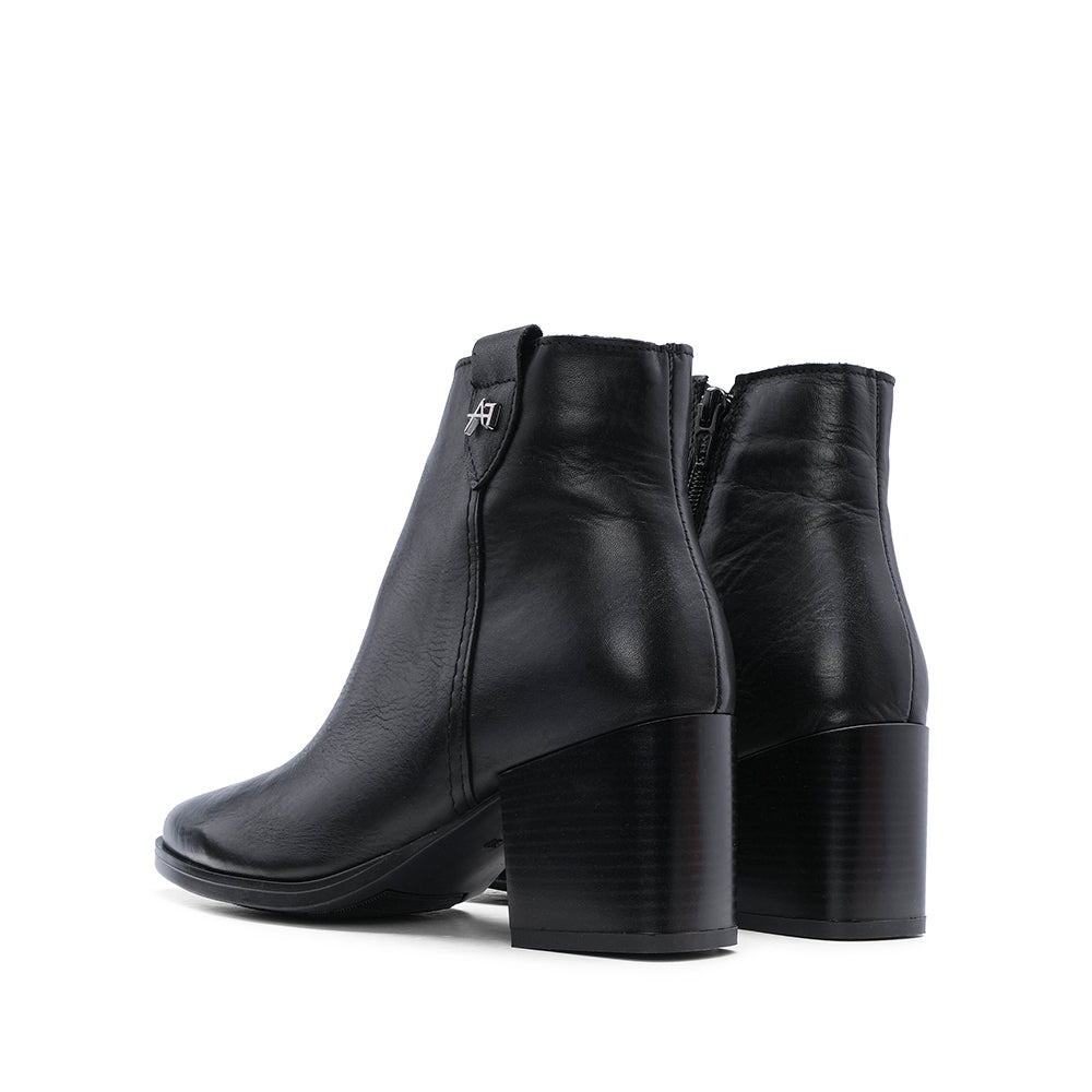 Botim Salto Médio Mulher Pele Preto