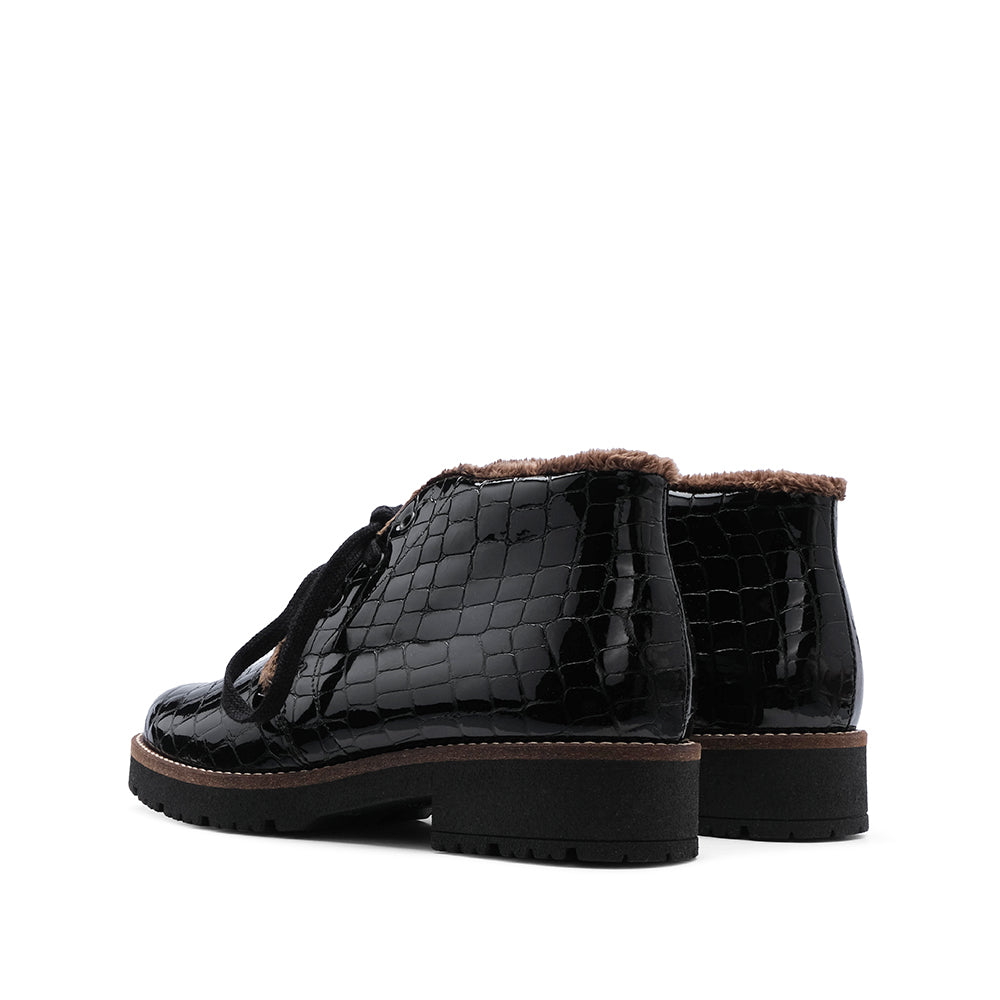 Botim Salto Raso Mulher Verniz Preto