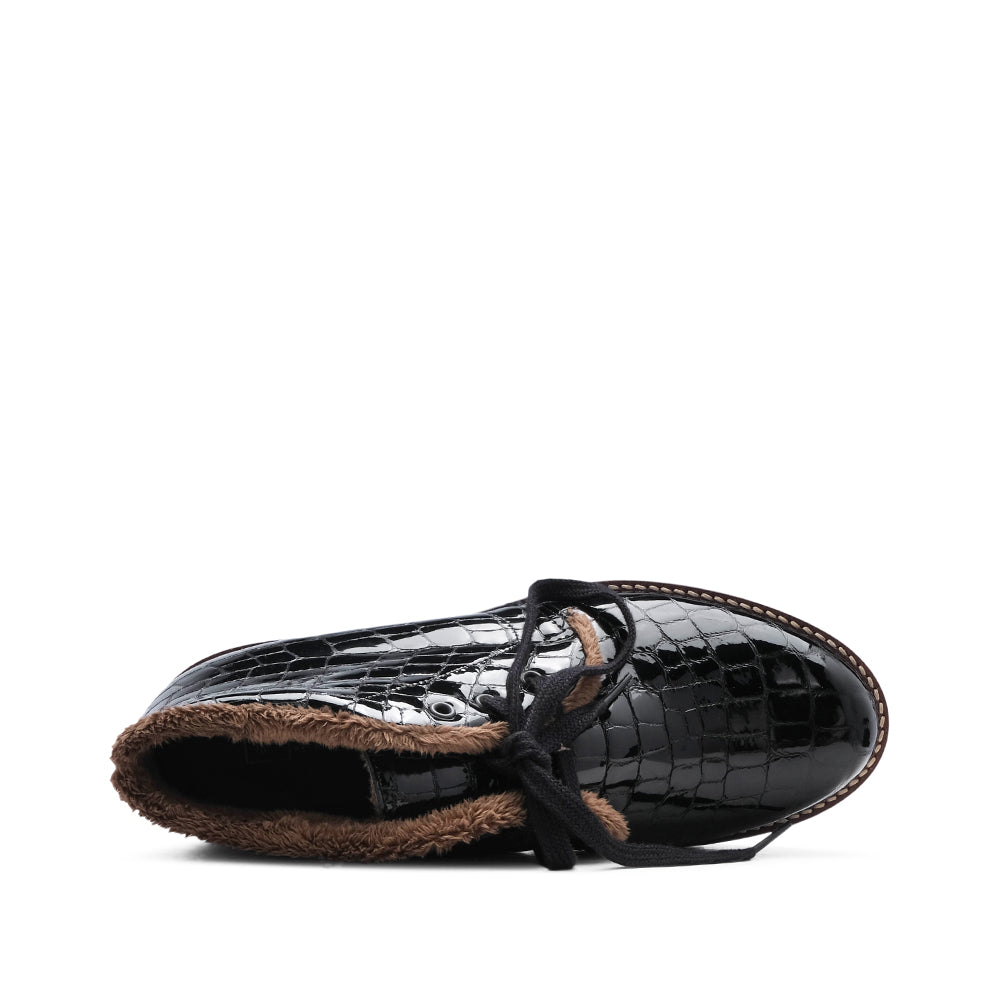 Botim Salto Raso Mulher Verniz Preto