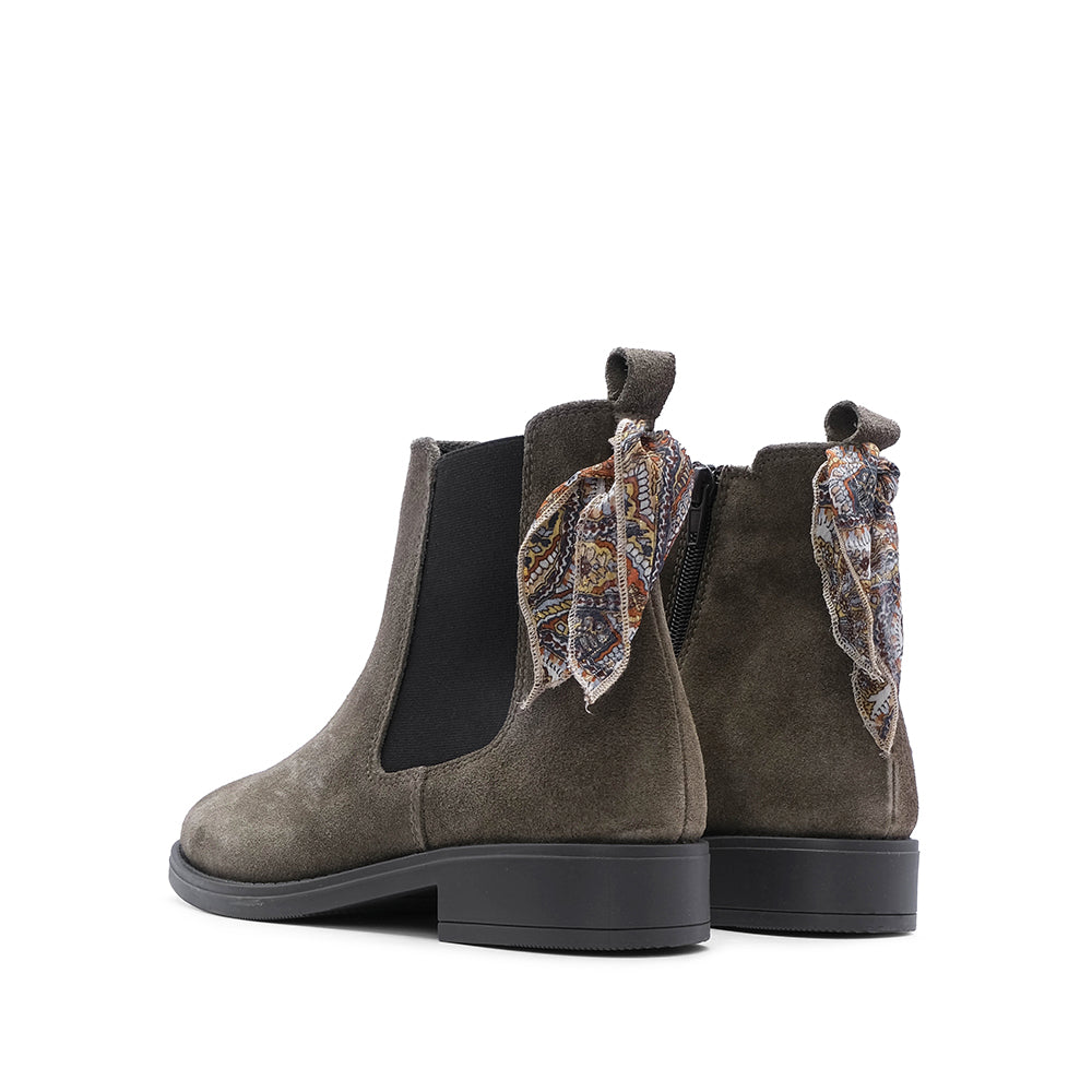 Botim Salto Raso Mulher Camurça Kaky