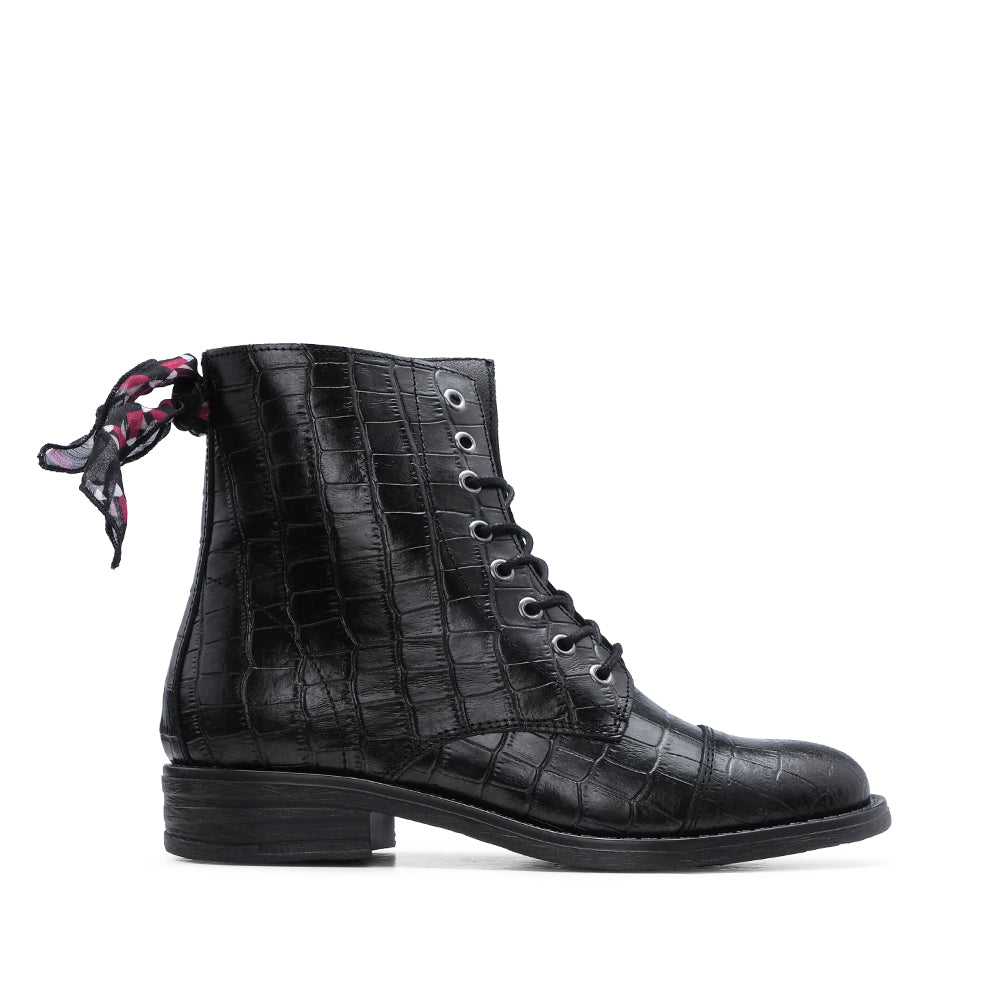 Botim Salto Raso Mulher Animal Print Preto