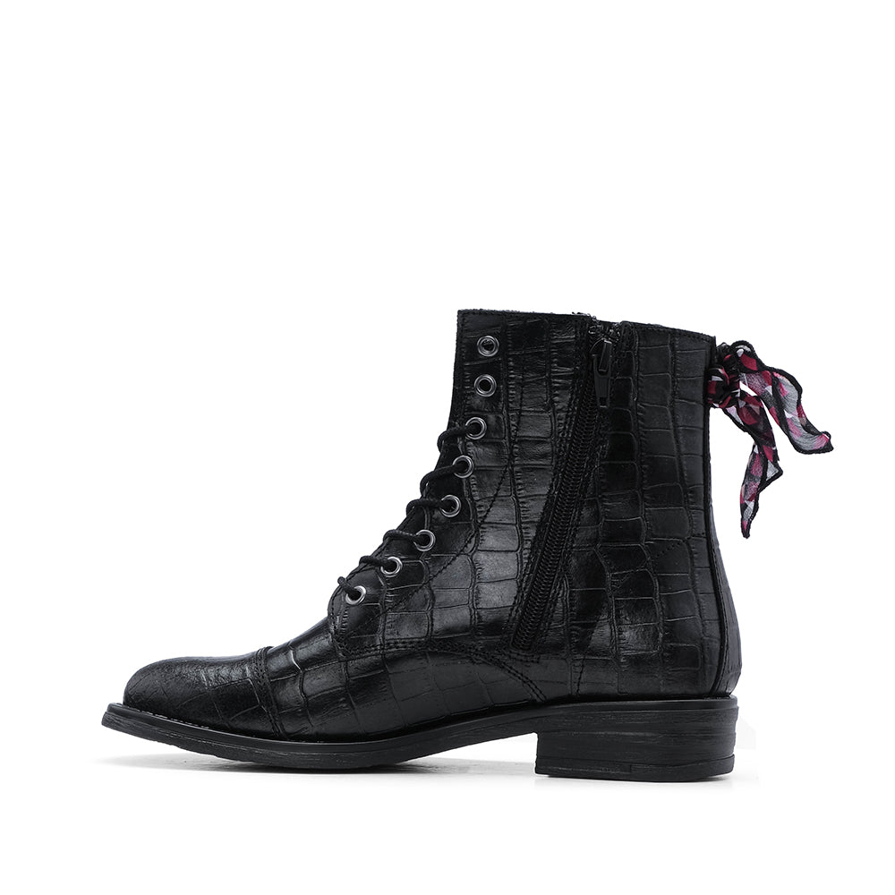Botim Salto Raso Mulher Animal Print Preto