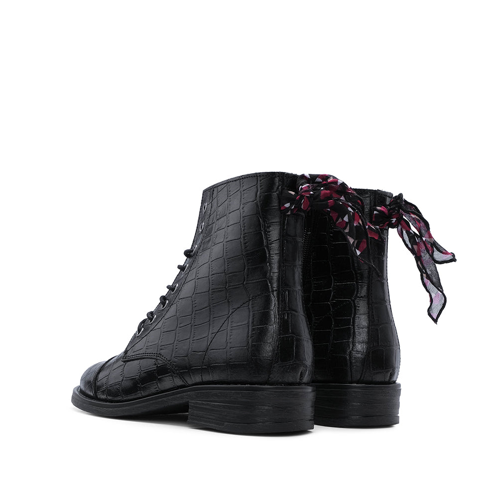 Botim Salto Raso Mulher Animal Print Preto