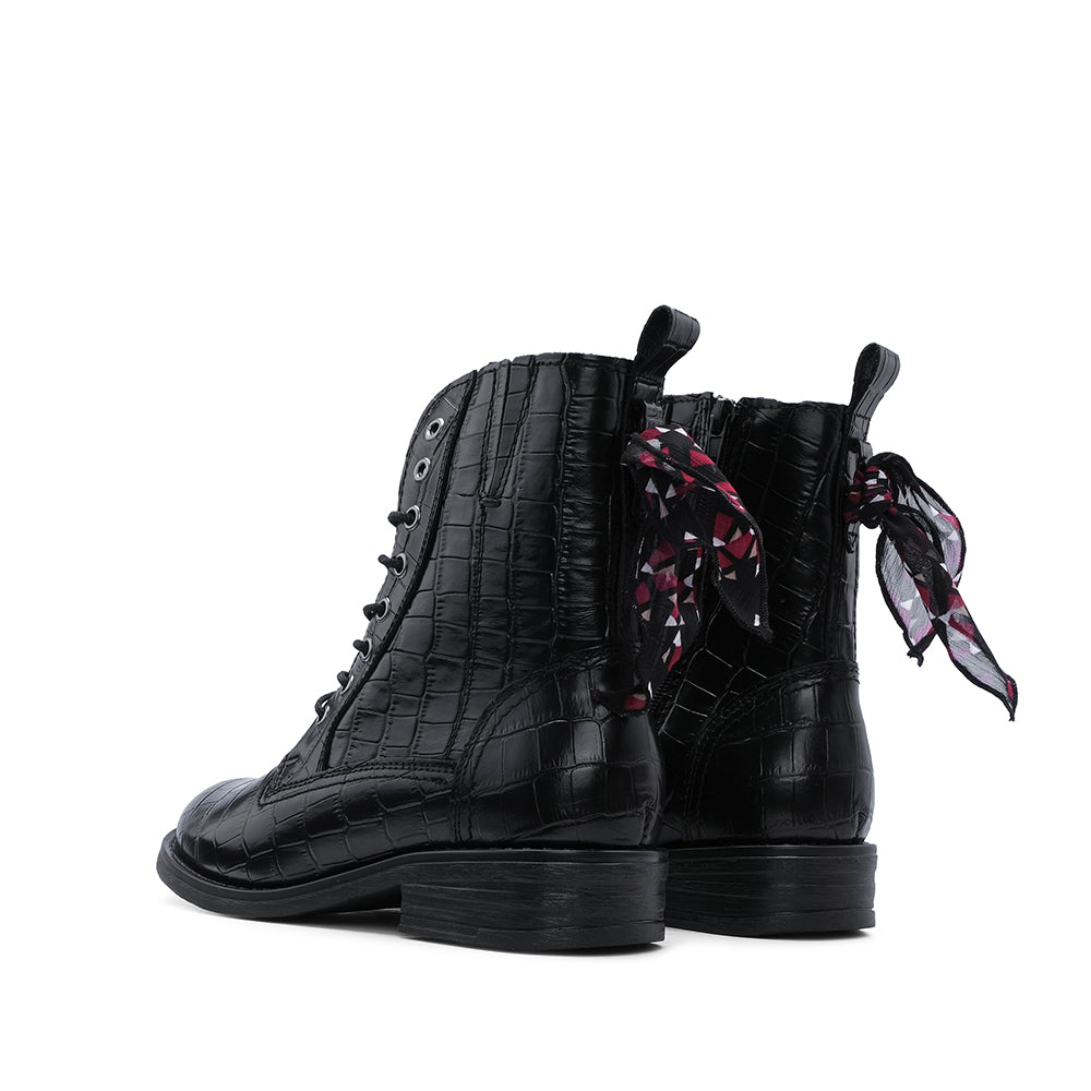 Botim Salto Raso Mulher Animal Print Preto