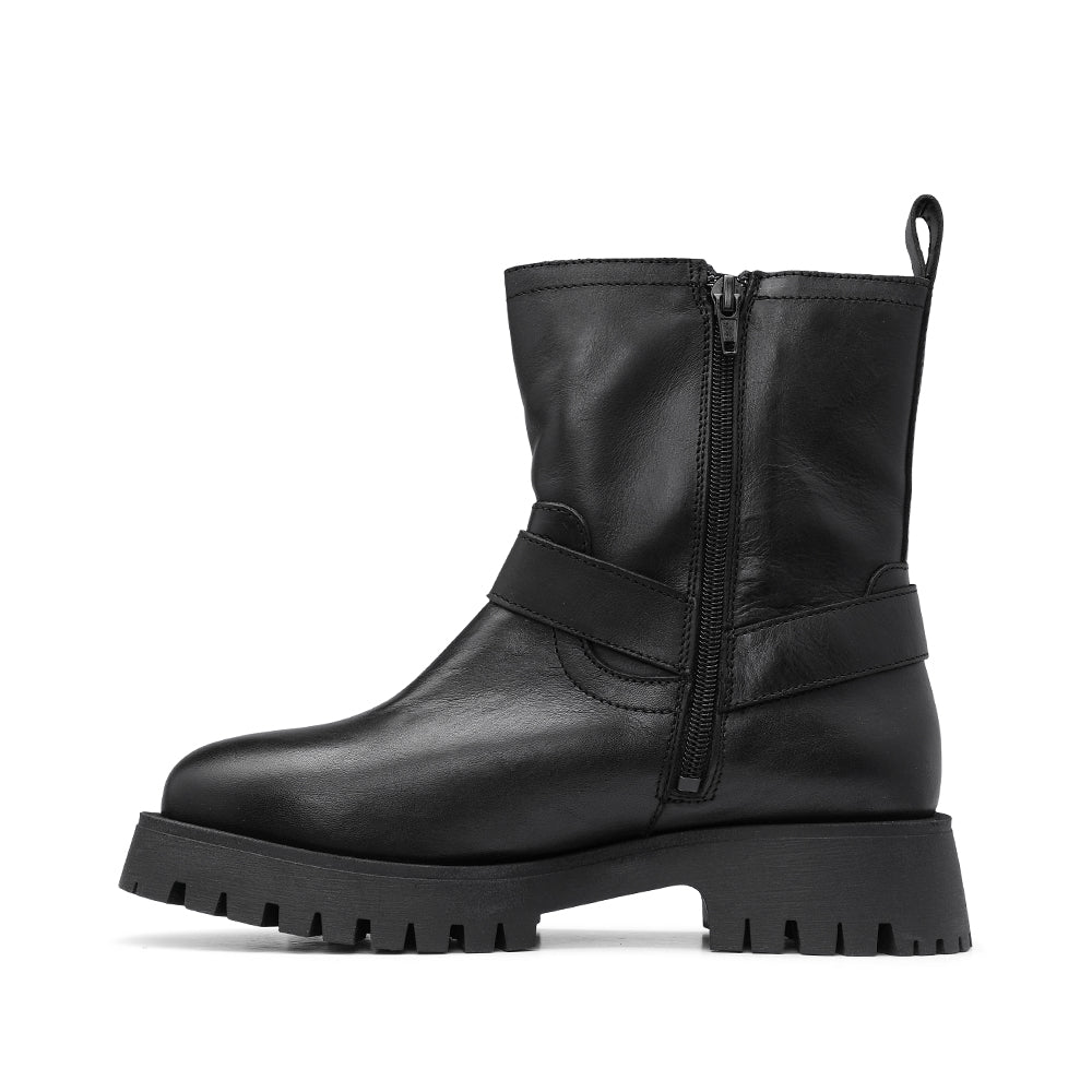 Botim Salto Raso Mulher Pele Preto