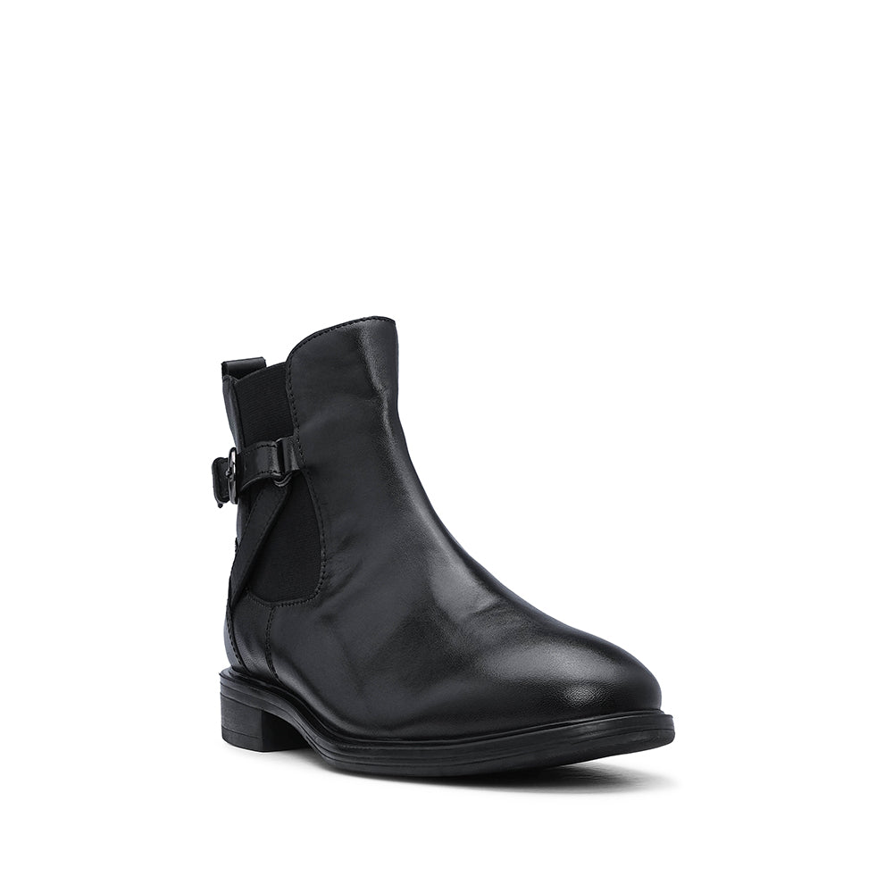 Botim Salto Raso Mulher Pele Preto