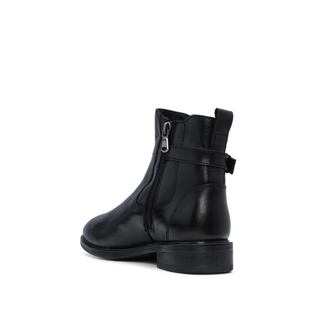 Botim Salto Raso Mulher Pele Preto