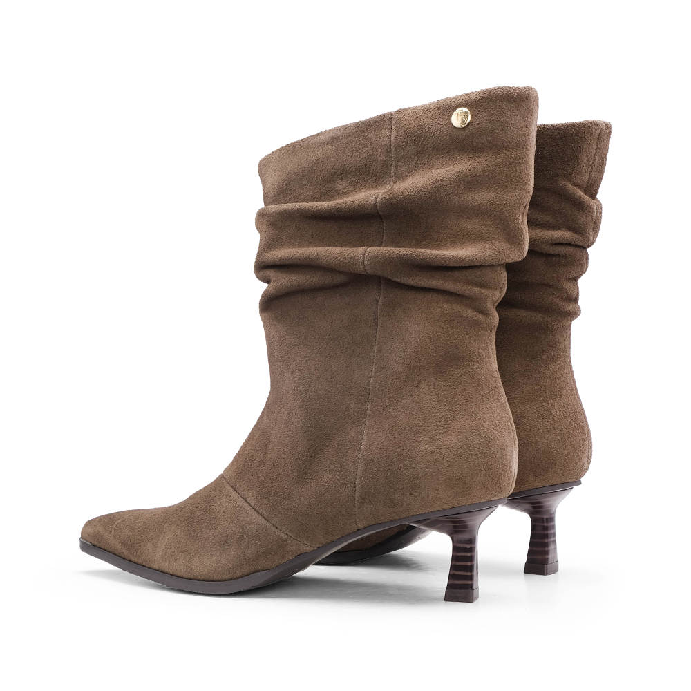 Bota Salto Médio Mulher Camurça Taupe