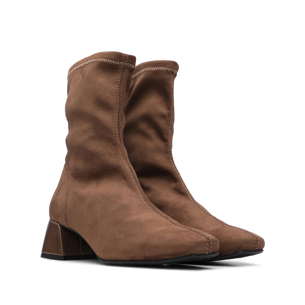 Botim Salto Médio Mulher Camurça Camel