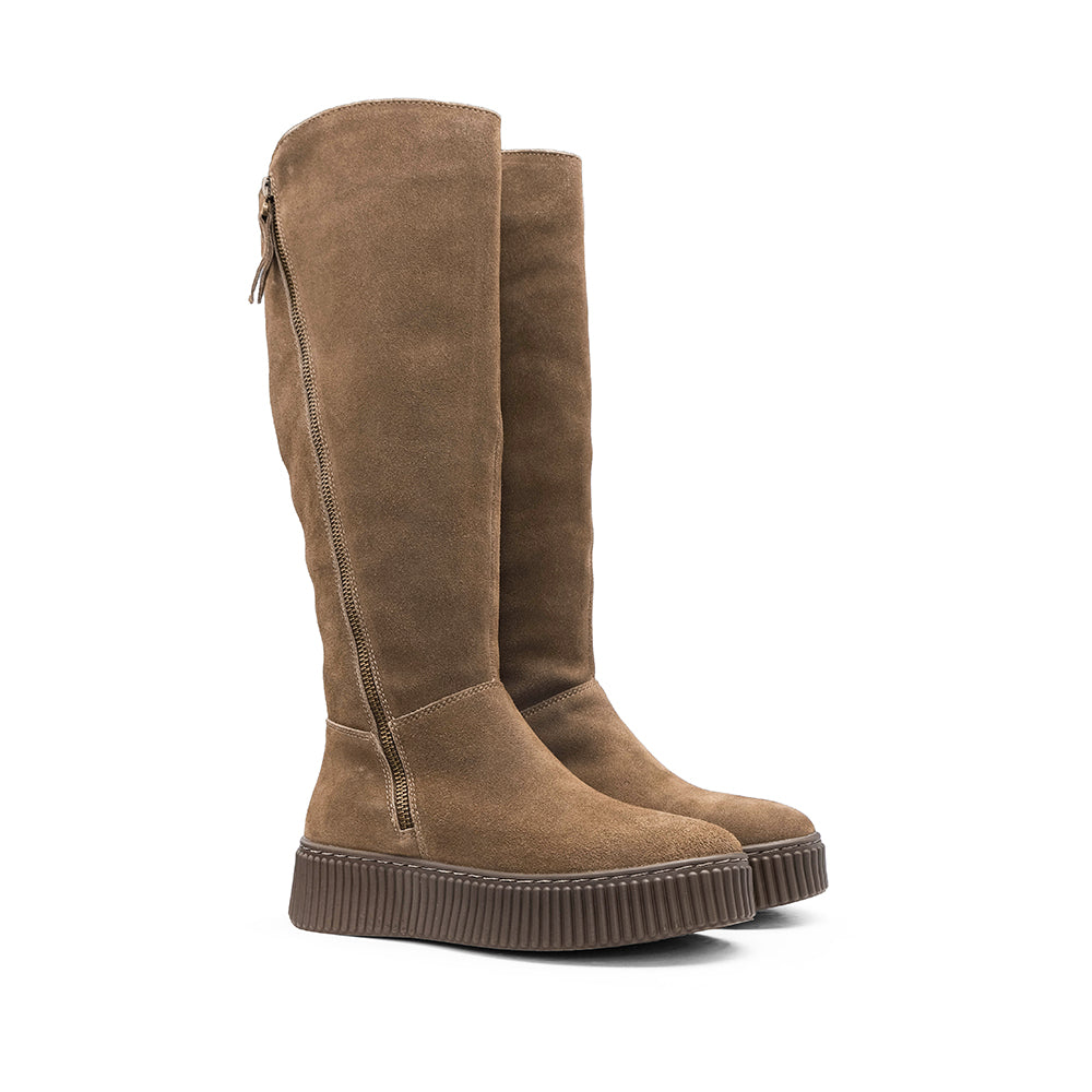 Bota Salto Raso Mulher Camurça Taupe