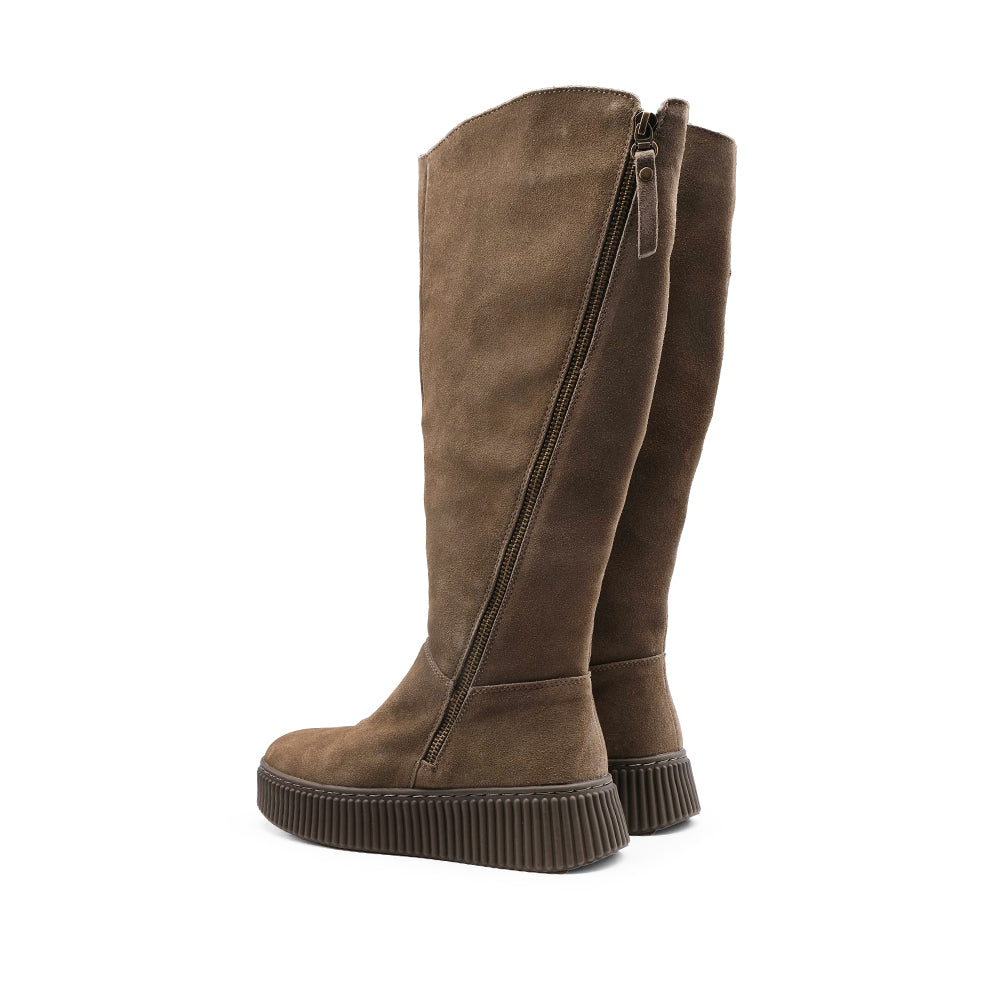Bota Salto Raso Mulher Camurça Taupe